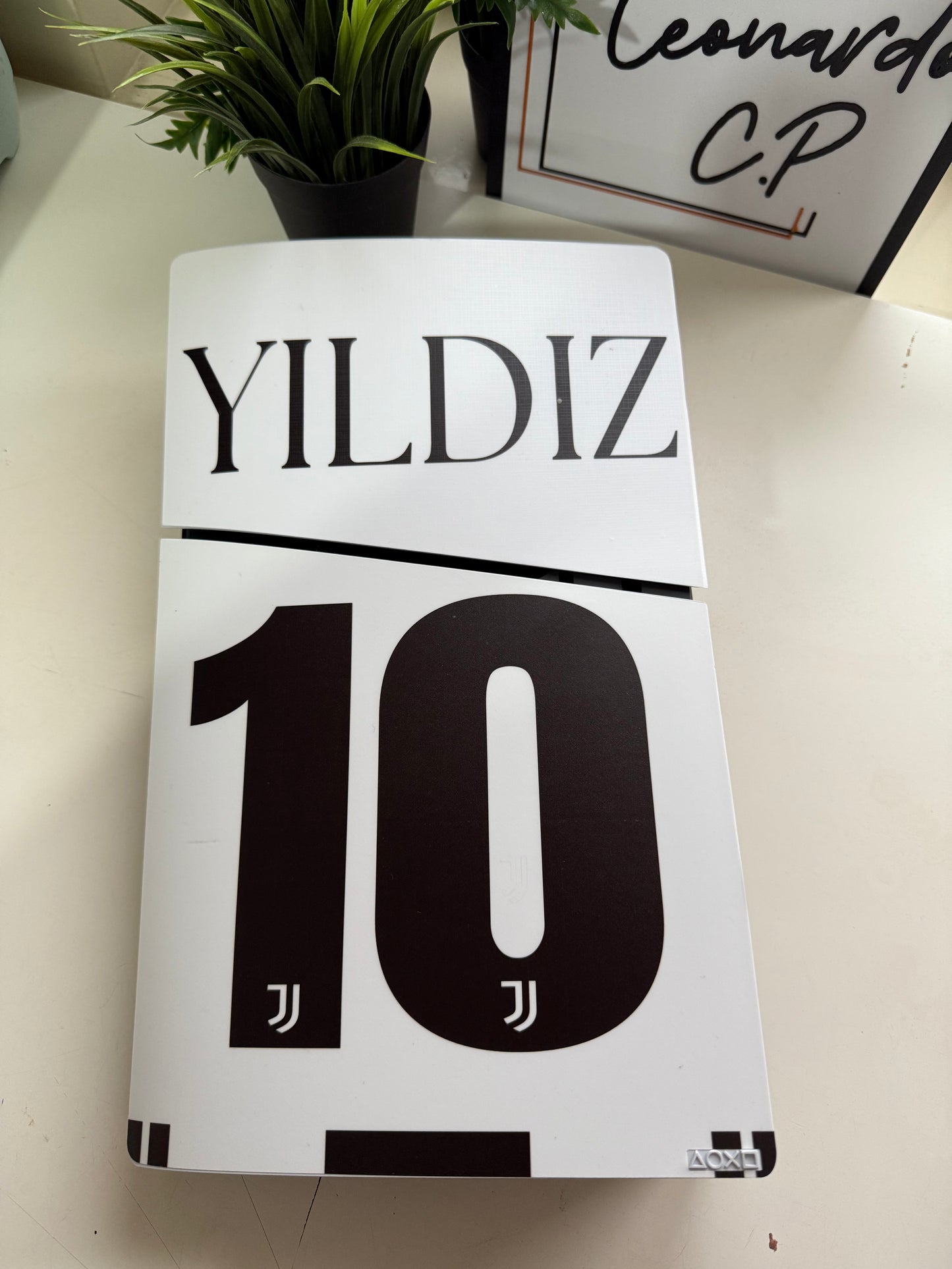 SKIN C.O.N.S.O.L.E. YLD 10
