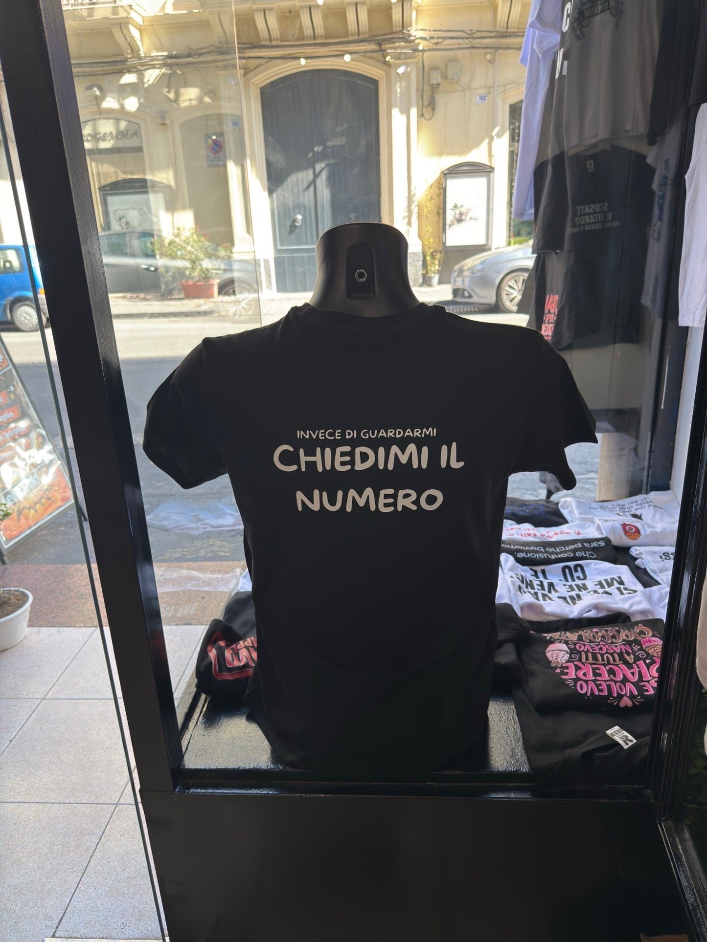 T SHIRTS chiedi il num