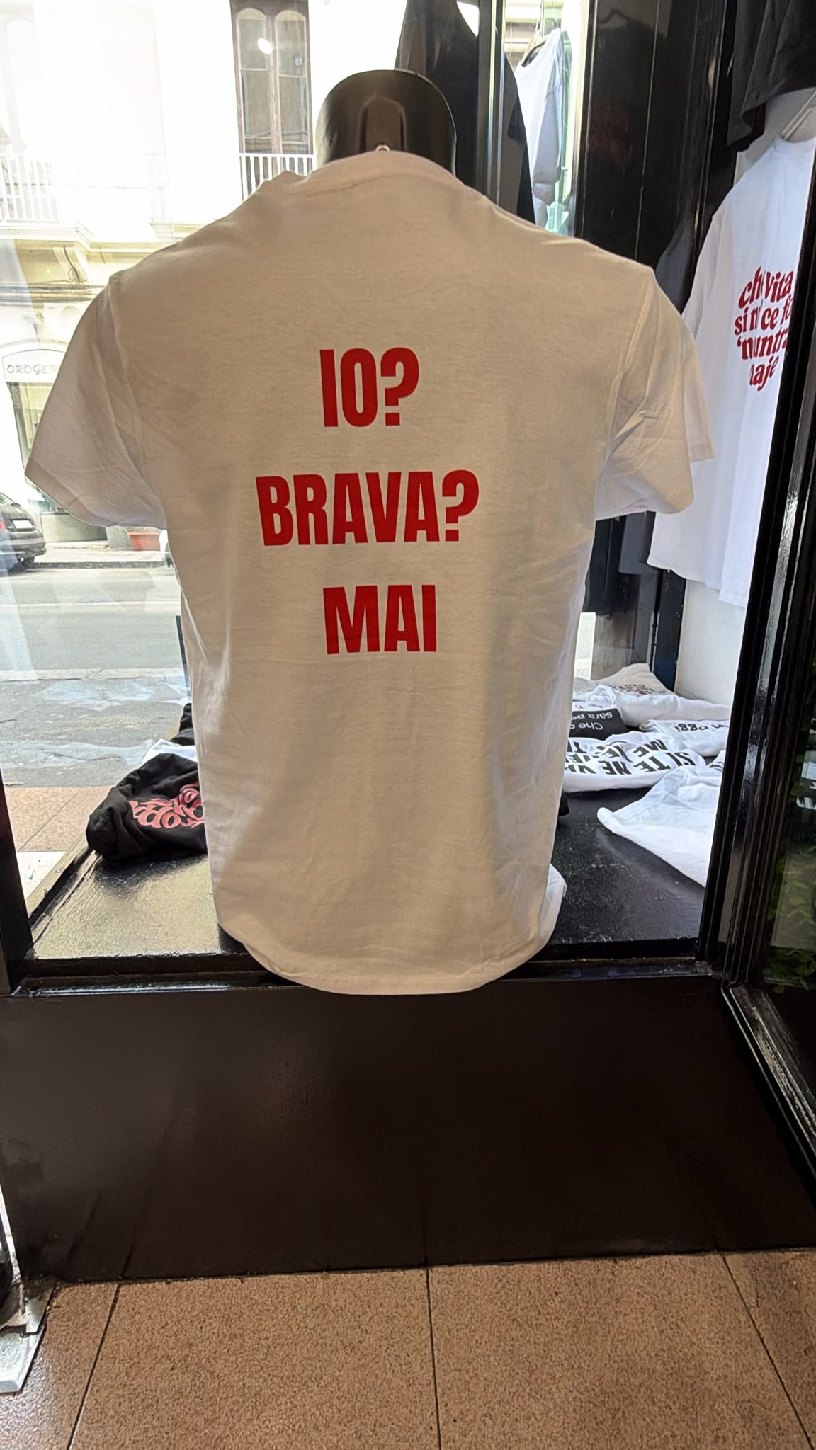 T SHIRTS brava mai